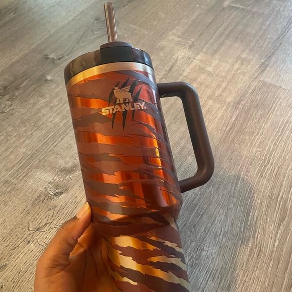 Stanley 40 oz Quencher H2.0 FlowState Tumbler – Tiger Camo – Vacuum Insulated Travel Mug